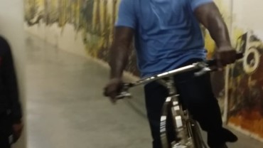 Shaq rides his DirtySixer